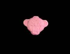 Vorderseite der zur Testung abgegebenen Optimus Primal Ecstasy-Tablette