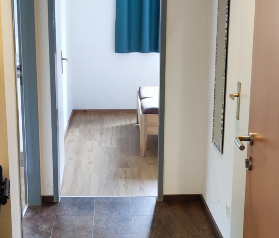 Blick ins Zimmer einer Wohnung des MOB Feldbach