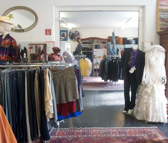 Carla Lindengasse Kleidung