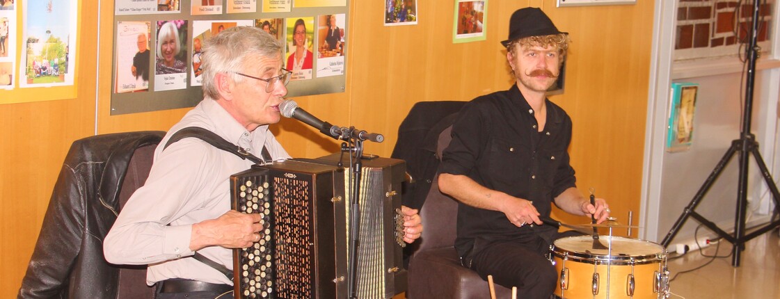 Freiwillige gestalten Musiknachmittage im Pflegewohnhaus der Caritas Steiermark