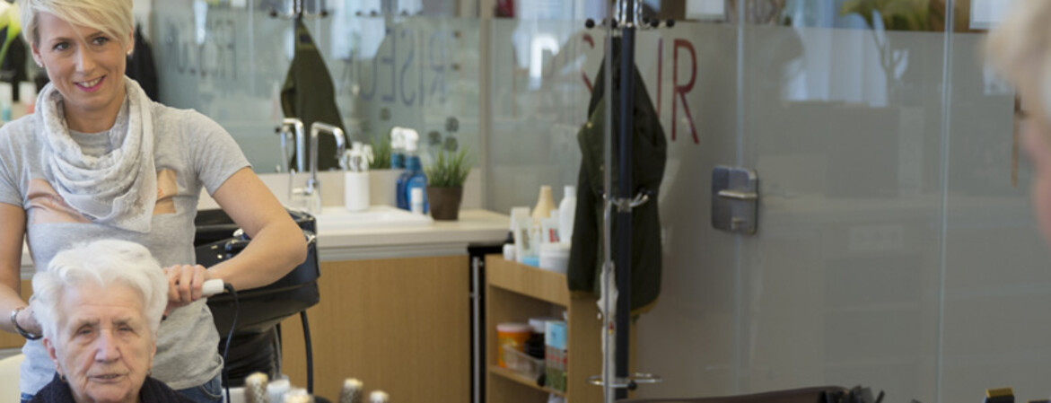 Friseurbesuch im Haus St. Teresa